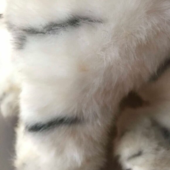 Siegfried & Roy Nevada White Tiger Plush Toy 18" Adorable Furry Friend - Picture 7 of 14